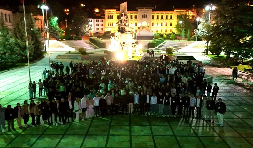 37 otobüs dolusu Kastamonulu genç gece yarısı yola çıktı