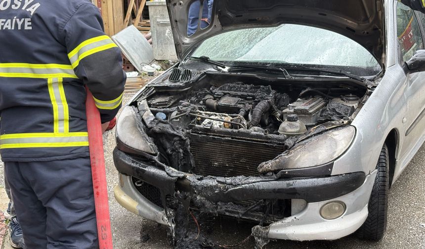 Kastamonu'da otomobil bir anda alev aldi