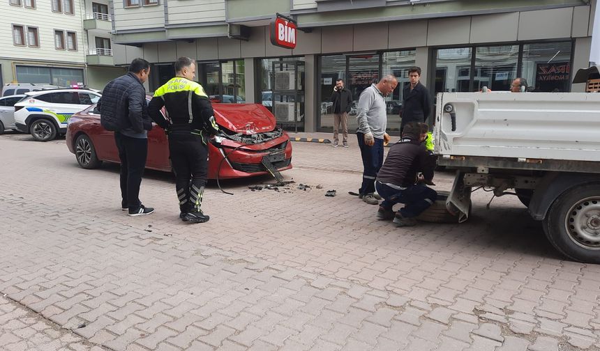 Cide’de okul yolunda korkutan kaza