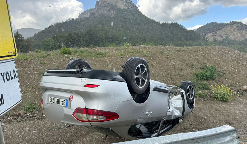 Kastamonu’da su birikintisine giren araç takla attı!