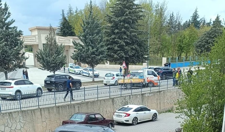 Kuzeykent'te zincirleme kaza: 3 araç birbirine girdi