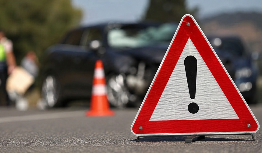 Kastamonu plakalı kamyona çarpan motosikletli öldü
