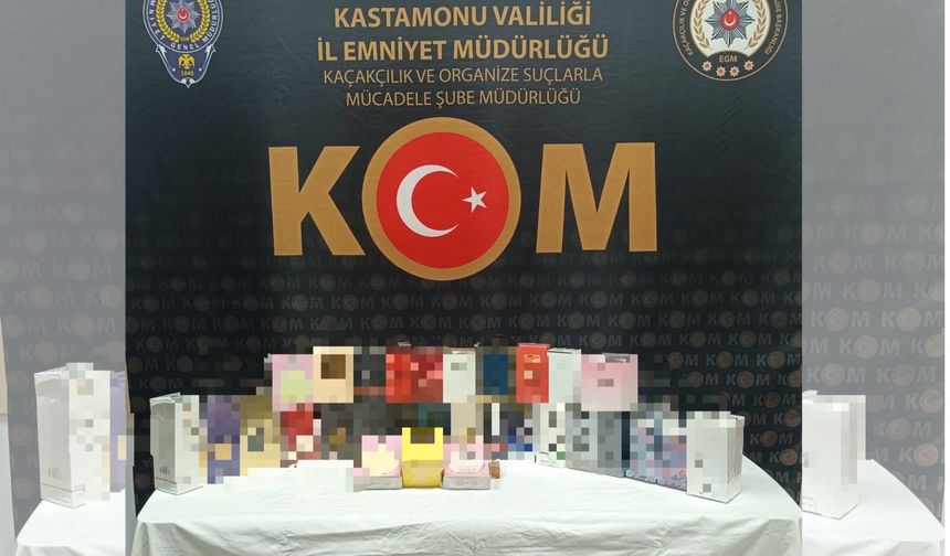 Kastamonu’da iş yerlerine baskın: Kaçak telefonlar ele geçirildi