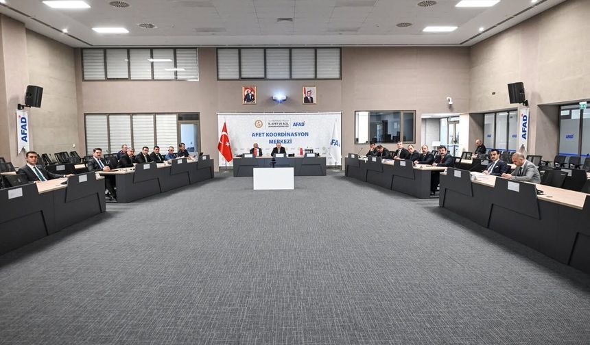 Kastamonu’da güvenlik zirvesi: Vali Dallı uyardı!