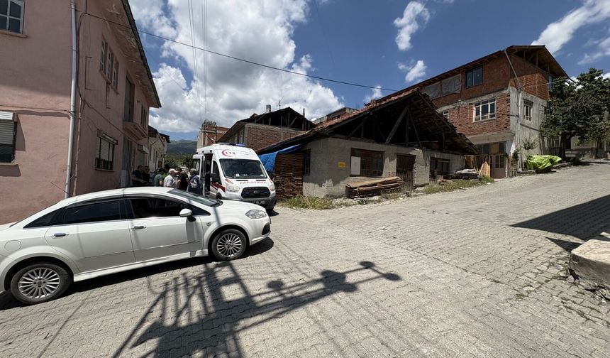 Kastamonu'da 10 yaşındaki çocuğa araba çarptı