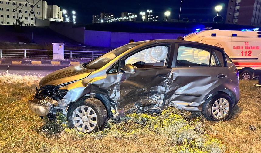 Kastamonu'da kavşakta feci kaza: 4 yaralı