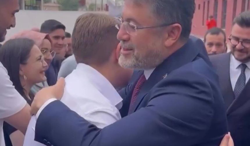 Kastamonulu Bakan ile bir miniğin sohbeti yüzleri gülümsetti
