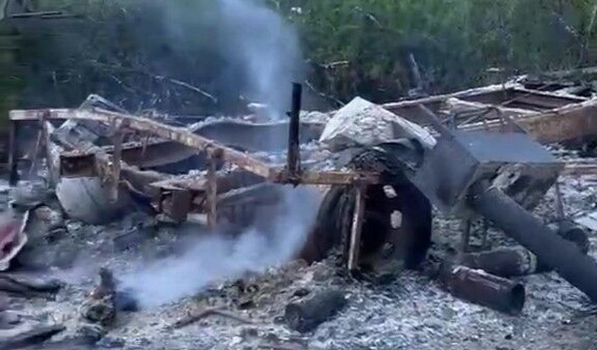 Kastamonu'da kundaklama şüphesi: Karavan ve kepçe kül oldu!