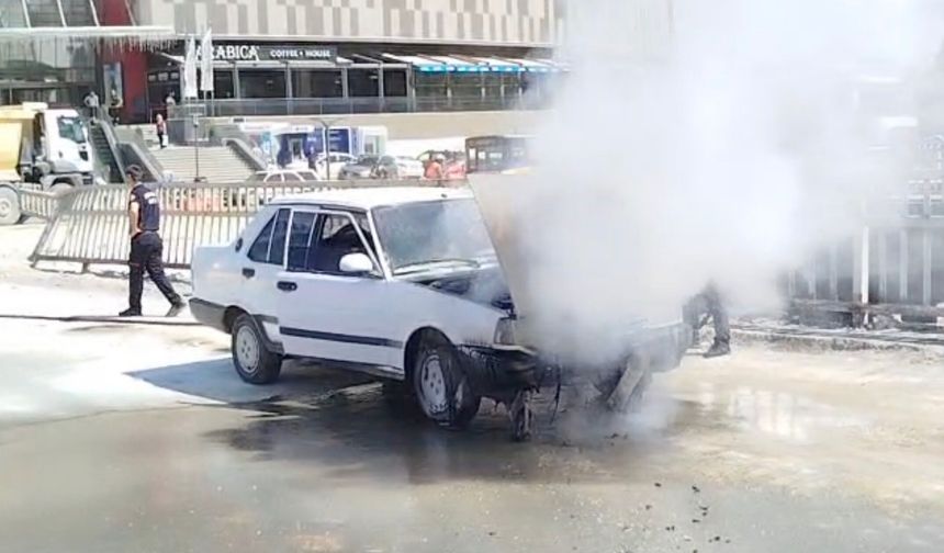 Kastamonu'da seyir halindeki otomobil alev aldı!