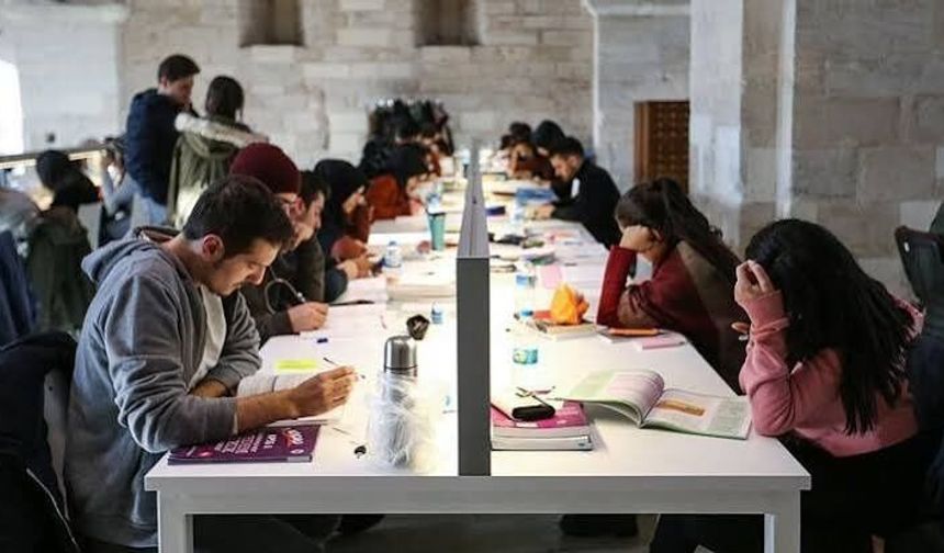 İlçe belediyesinden üniversite adaylarına büyük destek