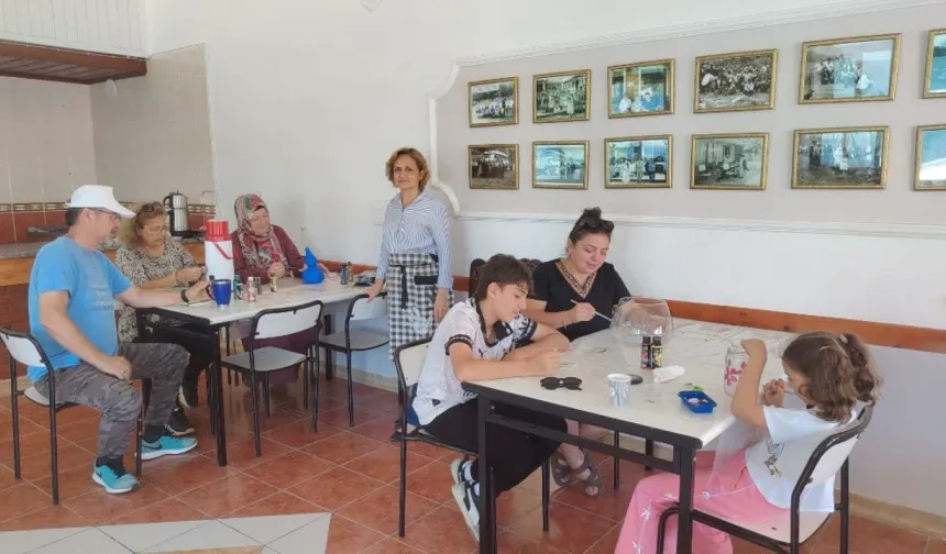 İnebolu'da cam boyama eserleri görücüye çıkıyor