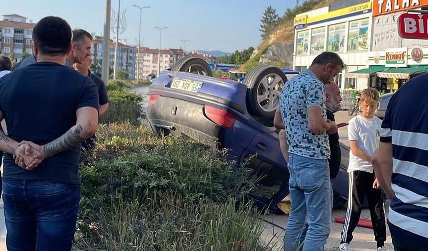 Kastamonu'da kontrolden çıkan araç takla attı