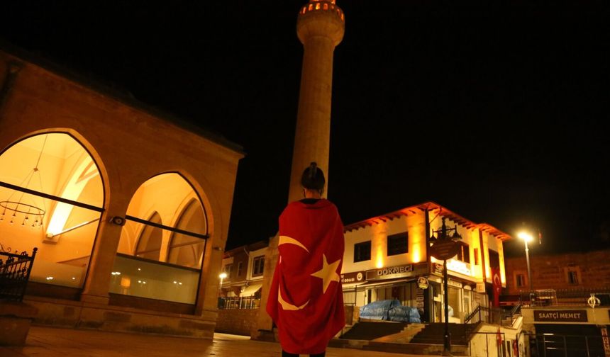 Kastamonu’da saat 00.13’te selalar yükseldi