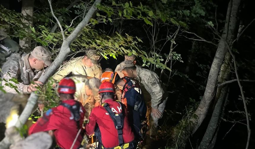 Kastamonu'da uçuruma yuvarlanan şahsı kurtarma operasyonu