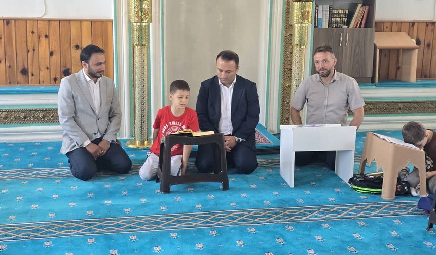 Kaymakam Uslu Yaz Kur’an Kurslarını ziyaret etti