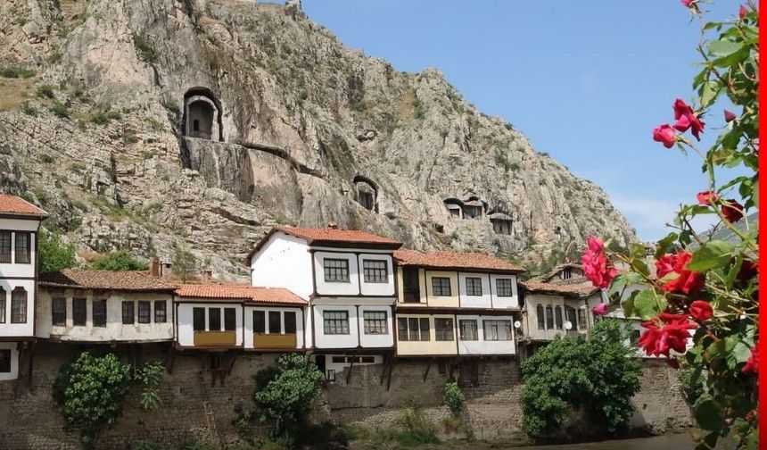 Tosya Belediyesi’nin kültür turları yoğun ilgi gördü