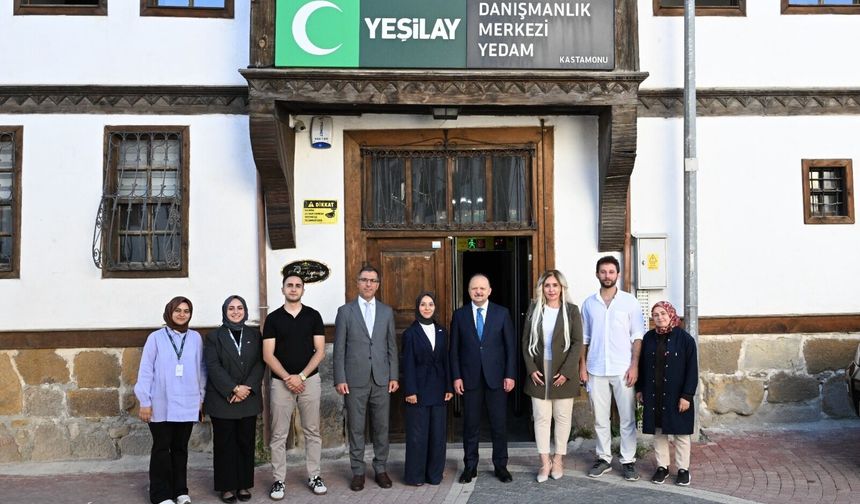 Vali Dallı’dan Yeşilay’a ziyaret: “Sağlıklı nesiller güçlü geleceğin teminatıdır”