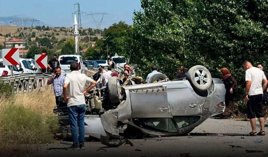 Tosya D100’de feci kaza! 3’ü çocuk 6 kişi yaralandı