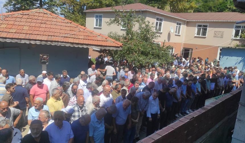 Cide’de Hüseyin Çavuş ebediyete uğurlandı