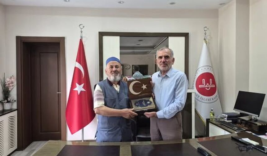 Hafızlık öğrencileri için gayrimenkul bağışladı