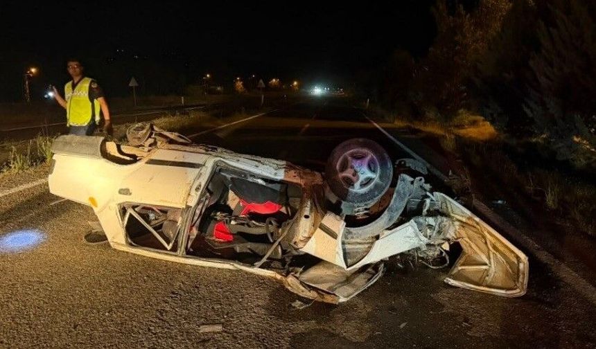 Kastamonu plakalı otomobil Karabük’te takla attı!