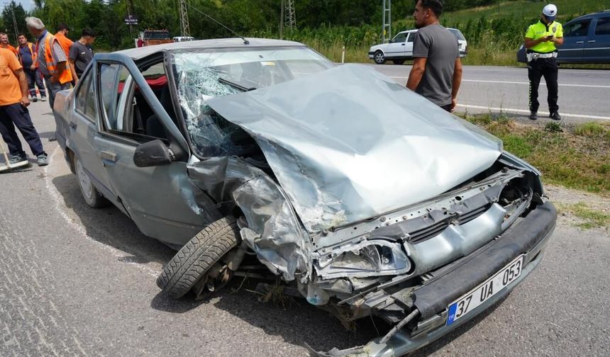 Kastamonu-Sinop yolunda feci kaza: Kamyonet ile çarpıştı!