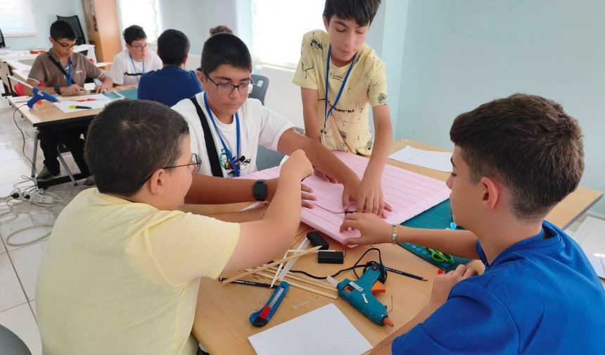 Kastamonu’da öğrencilerden dikkat çeken İHA projesi