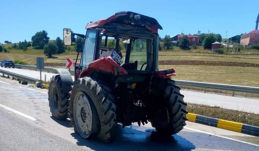 Seydiler'de korkutan kaza! Tır ile traktör çarpıştı