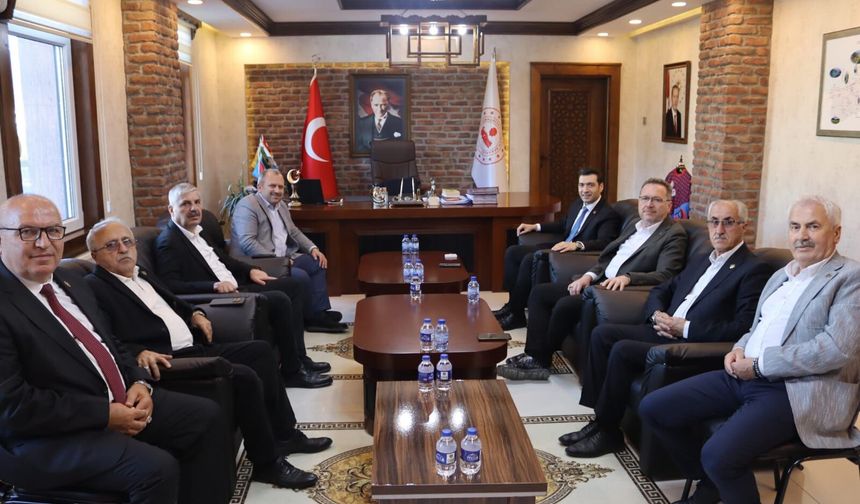 AK Parti heyeti Cide Kaymakamı Atalık'ı ziyaret etti