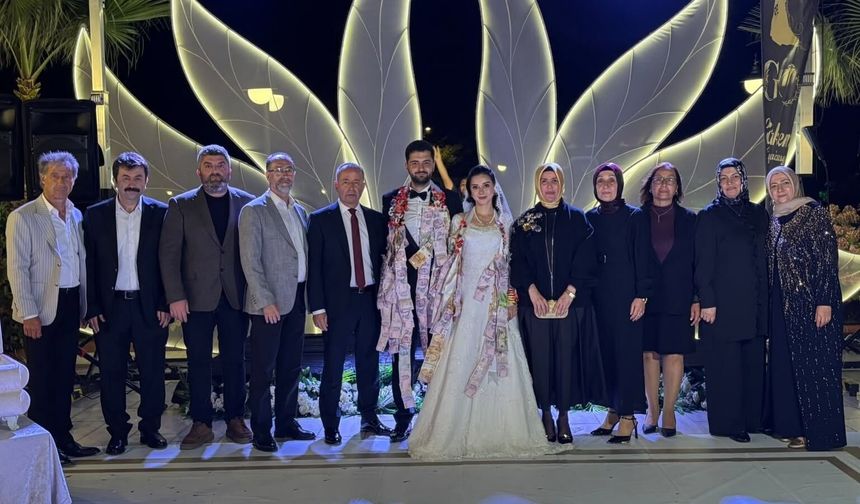 Başkan Oyar eski meclis üyesini gururlu gününde yalnız bırakmadı