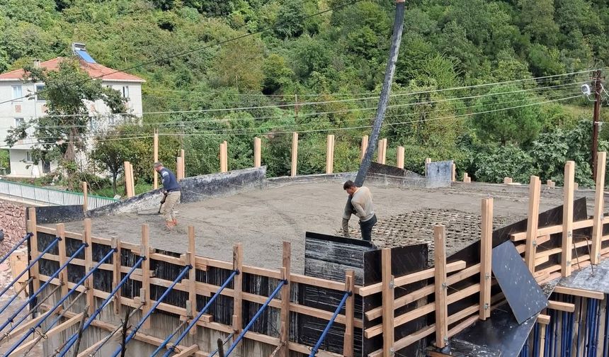 Cide’de yapılan köprüde sona geliniyor