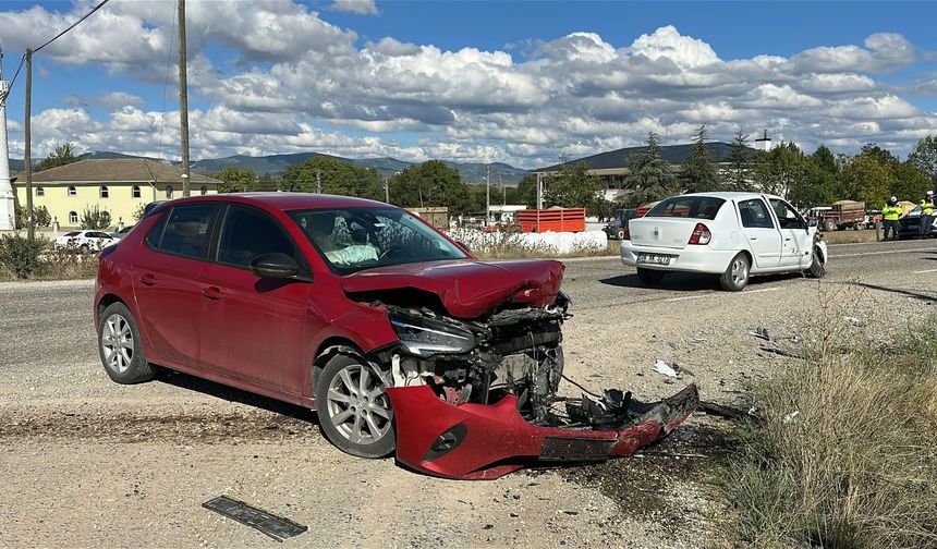 Kastamonu-Daday yolunda kaza: 3 kişi yaralandı