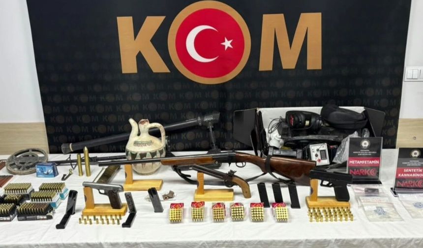 Kastamonu’da dev operasyon: Evlerden neler çıktı neler!