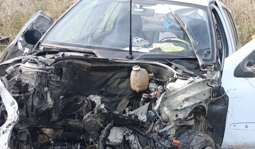 Kastamonu'da feci kaza aracın motoru yerinden koptu!