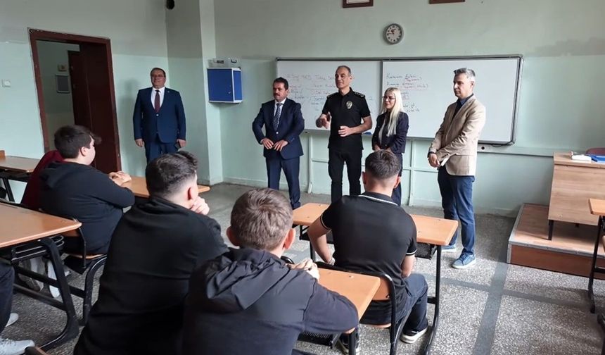 Kastamonu’da okullarda güvenlik mesaisi: Emniyet sahaya indi
