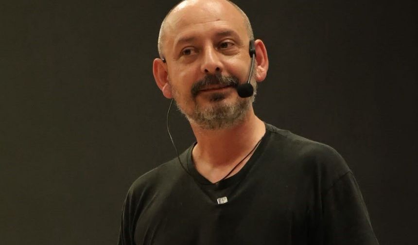 Kastamonulu oyuncu Taner Ayyıldız'a "Yılın Çıkış Yapan Komedi Oyuncusu" ödülü