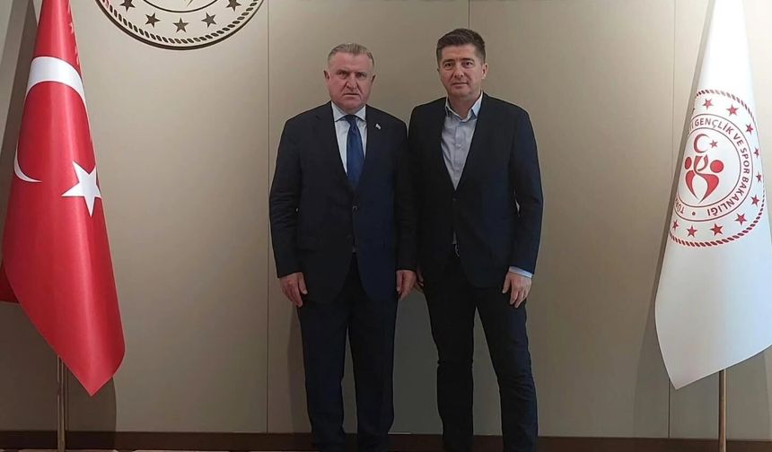 Taşköprüspor'dan Bakan Osman Aşkın Bak'a ziyaret