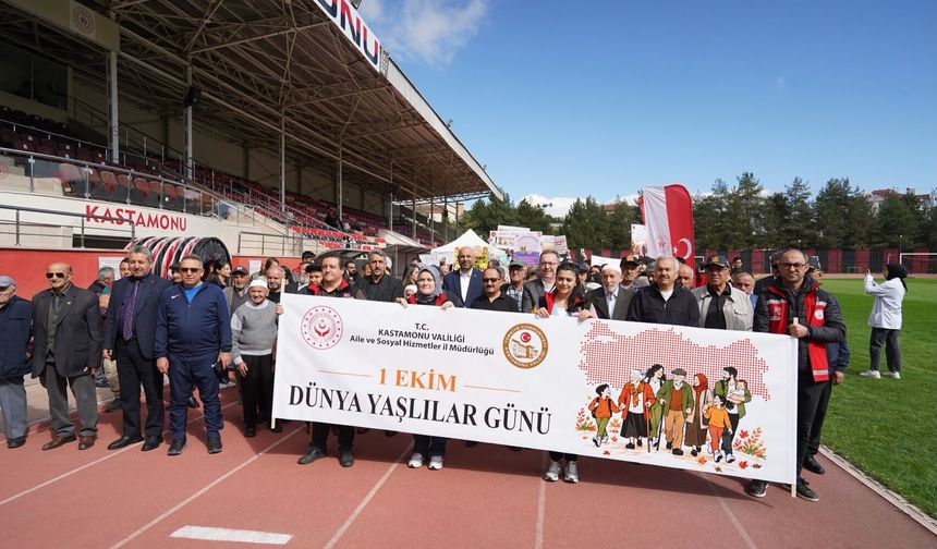 Kastamonu’da huzurevi sakinleri sağlıklı yaşam için yürüdü