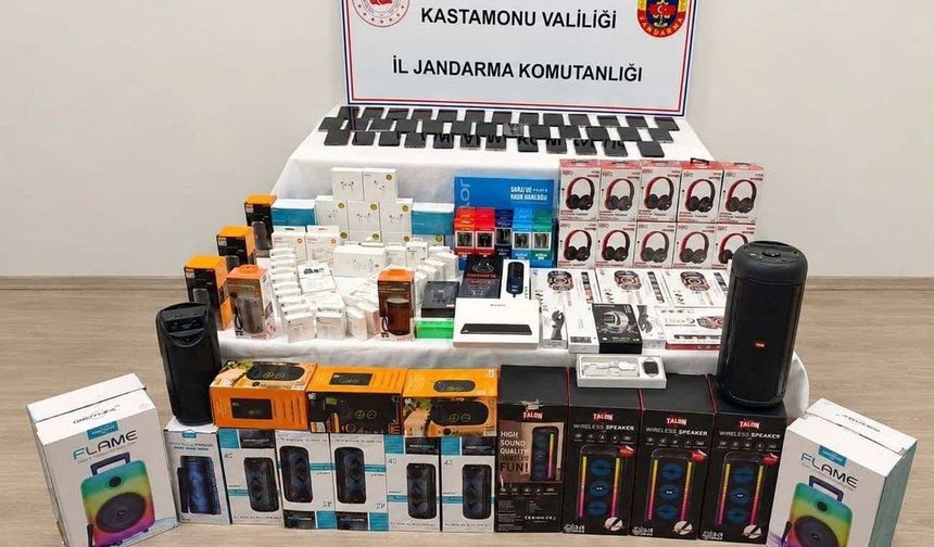 Kastamonu’da onlarca kaçak elektronik ürün ele geçirildi