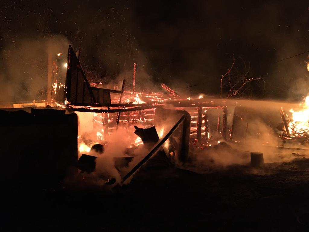 AA-20230502-31024553-31024550-KASTAMONUDA_CIKAN_YANGINDA_EV_VE_SAMANLIK_KULLANILAMAZ_HALE_GELDI