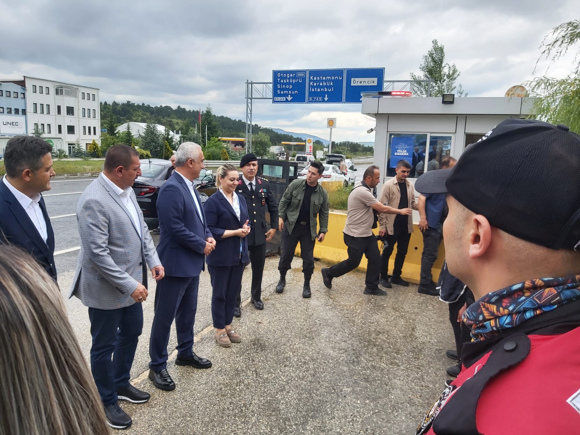 03bf9270-ba73-410d-8031-0e439c833813