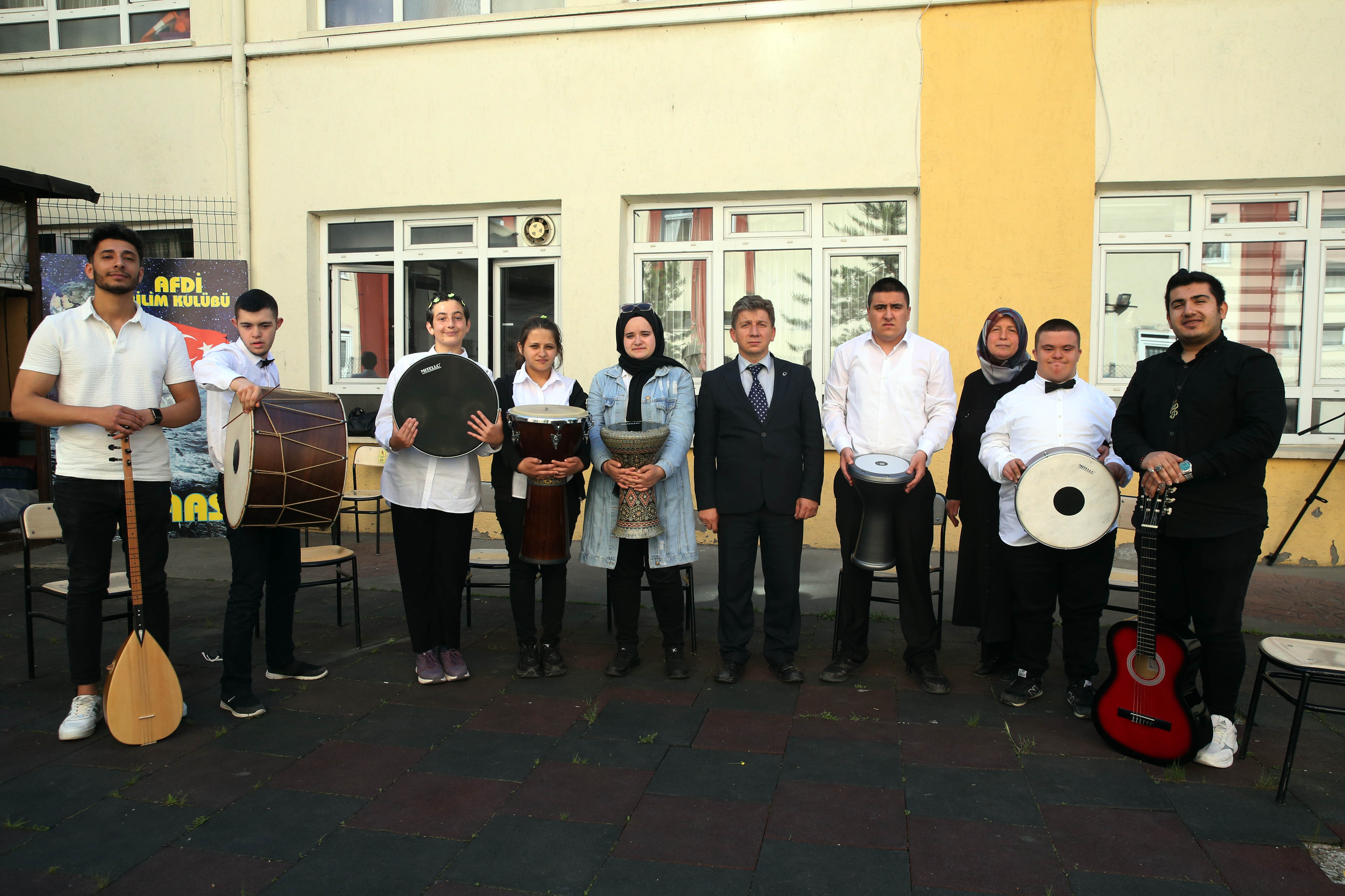 AA-20230604-31332472-31332468-OZEL_COCUKLAR_RITIM_TUTARAK_SOSYALLESIYOR