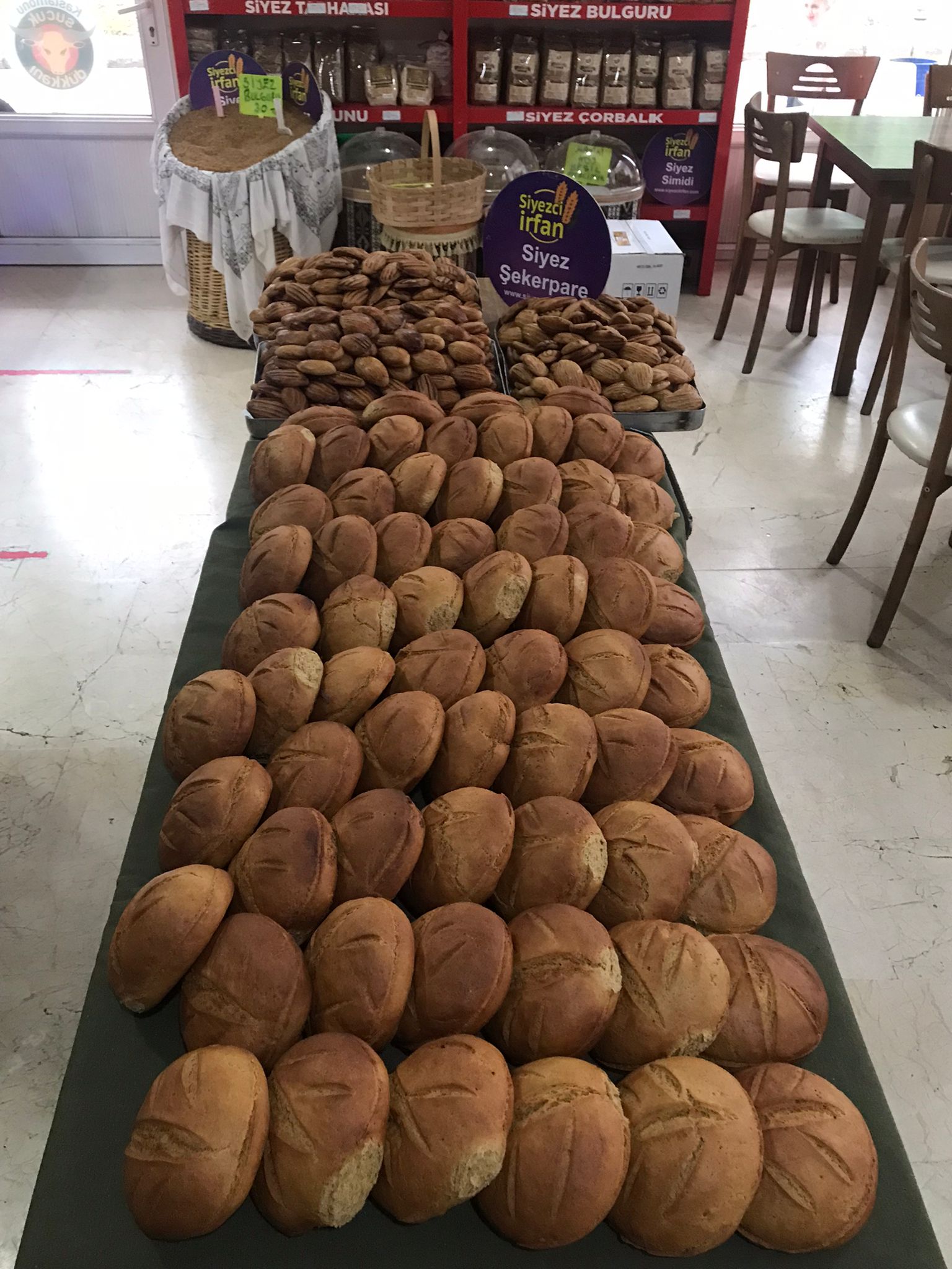 AA-20230614-31427542-31427540-10_BIN_YILLIK_BUGDAYDAN_SEKERPARE_URETEREK_FARKLI_ILLERE_GONDERIYOR