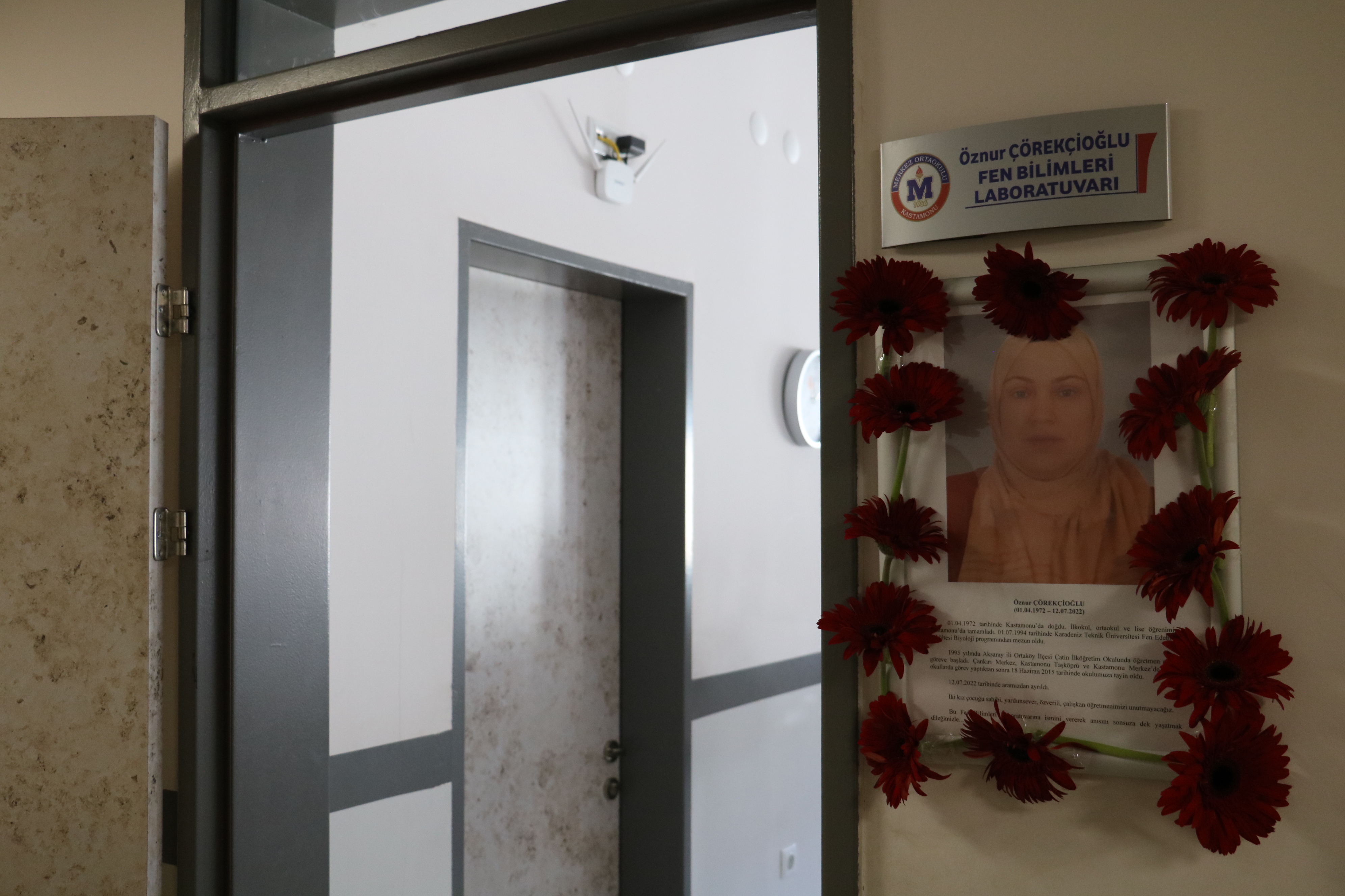 AA-20230616-31445763-31445758-OKULDAKI_KUTUPHANE_VE_LABORATUVARA_HAYATINI_KAYBEDEN_OGRENCI_VE_OGRETMENIN_ISMI_VERILDI