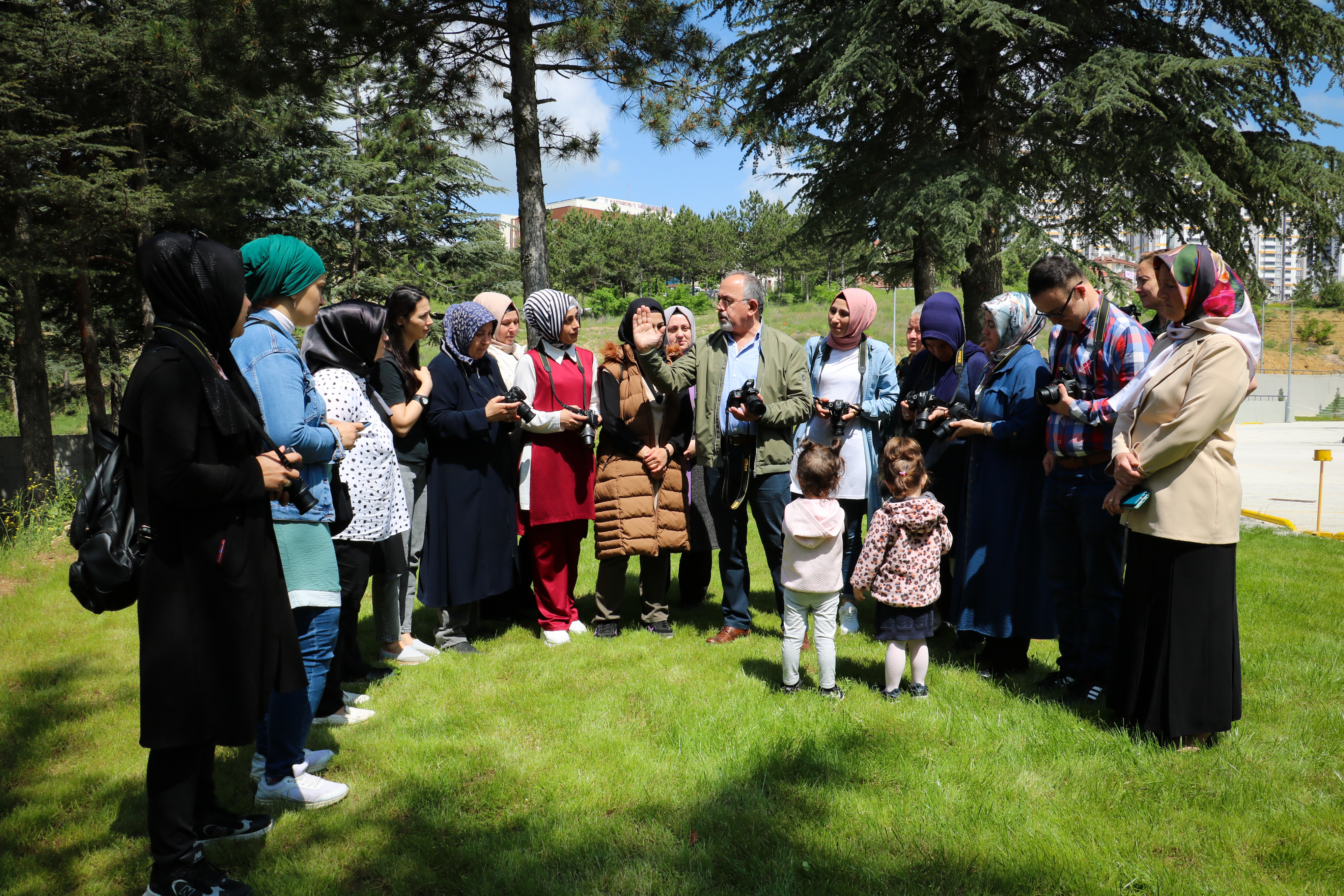 Özel bireylerin ailelerine fotoğraf eğitimi (12)