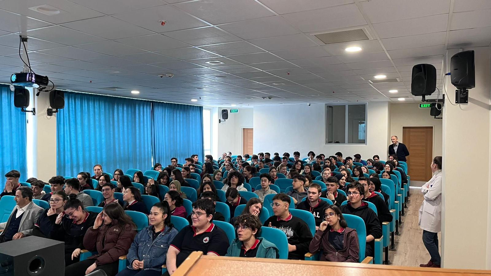 Kastamonu'da Öğrencilere Hemşirelik Mesleği Tanıtıldı (1)