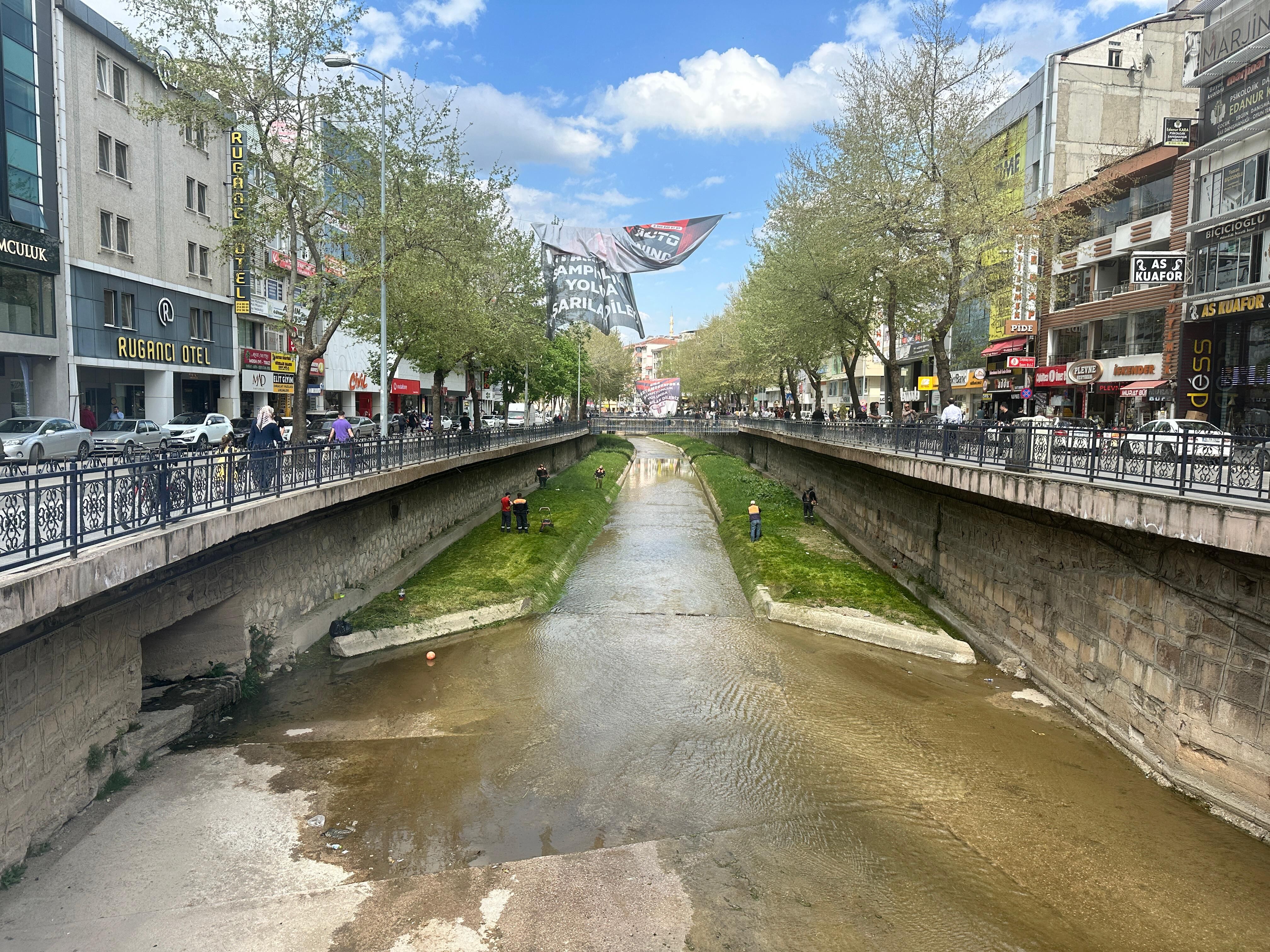 Kastamonu'da Karaçomak deresine bahar geldi