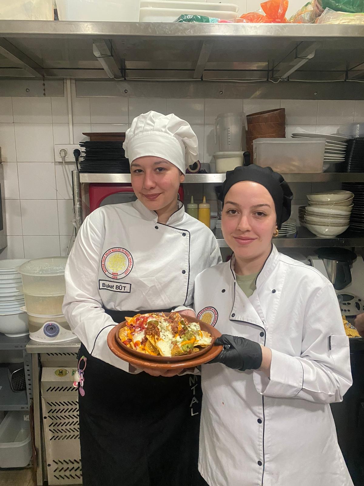 Cideli Öğrenciler İspanya'nın Lezzet Dolu Mutfaklarını Keşfetti (8)
