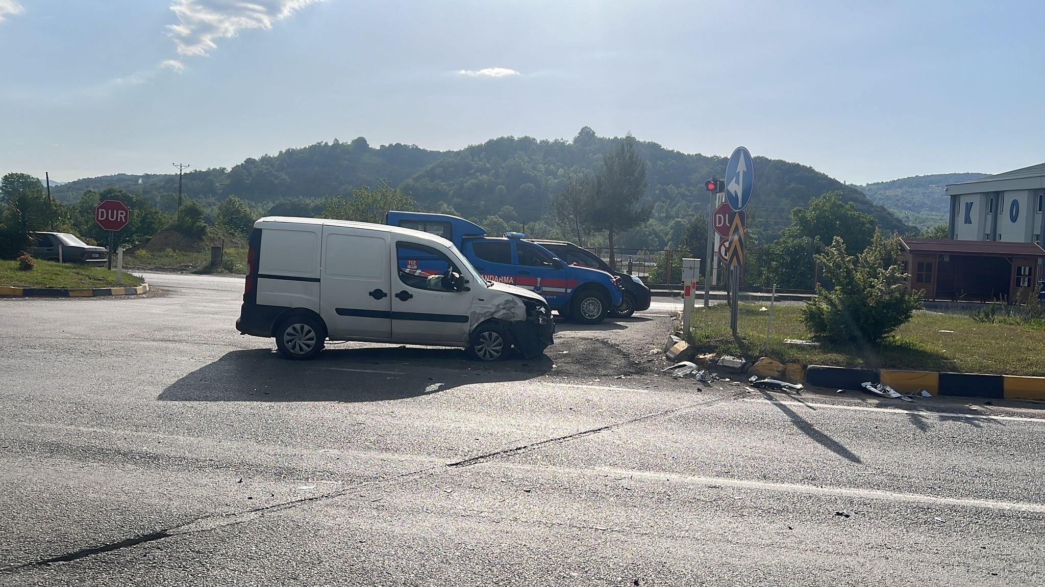 Zonguldak Ankara Karayolu Gökçebey Yol Ayrımında Trafik Kazası Meydana Geldi (1)