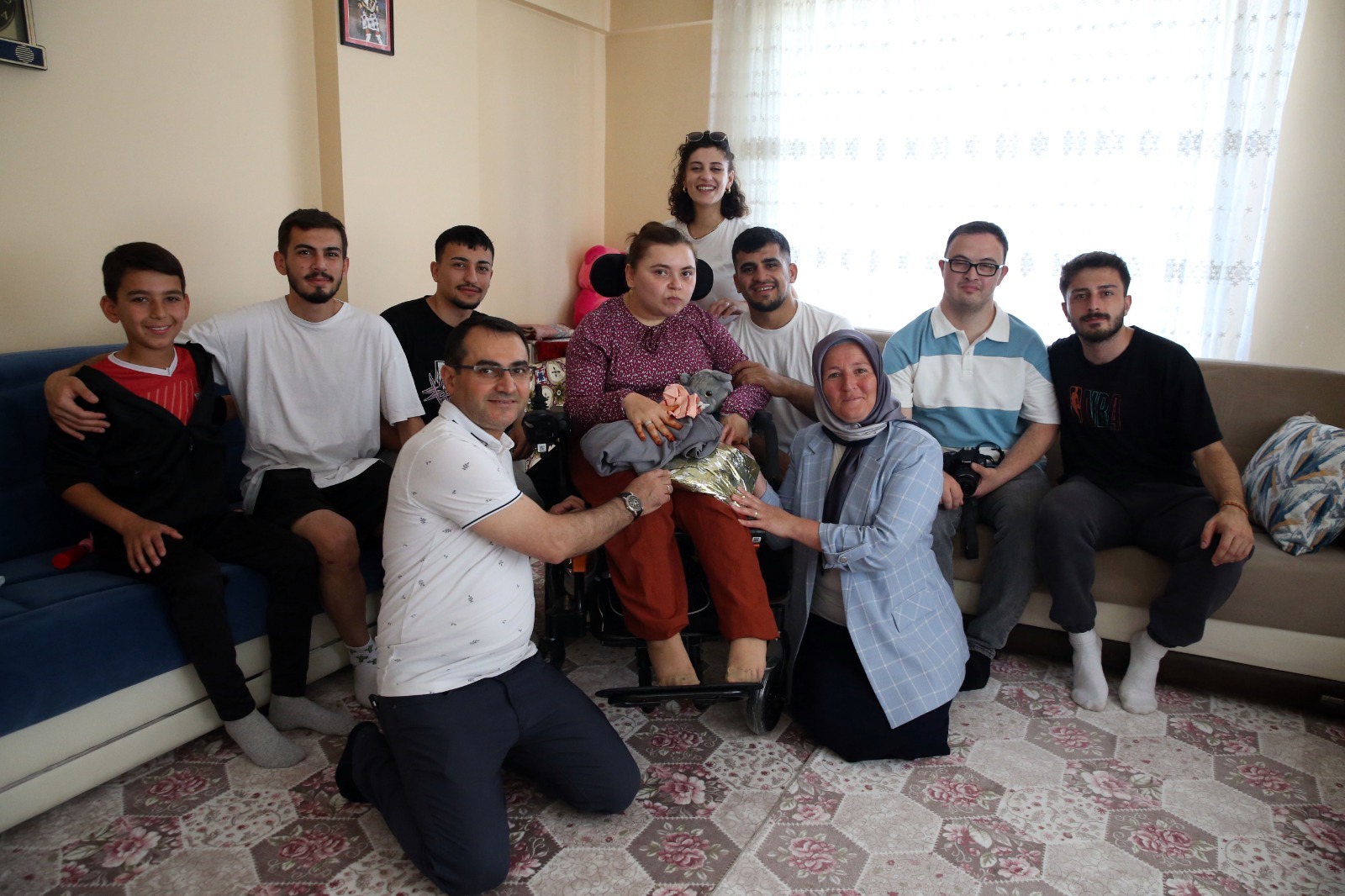 Kastamonu'da Engelli Nurcan'a Sporculardan Bayram Hediyesi (2)